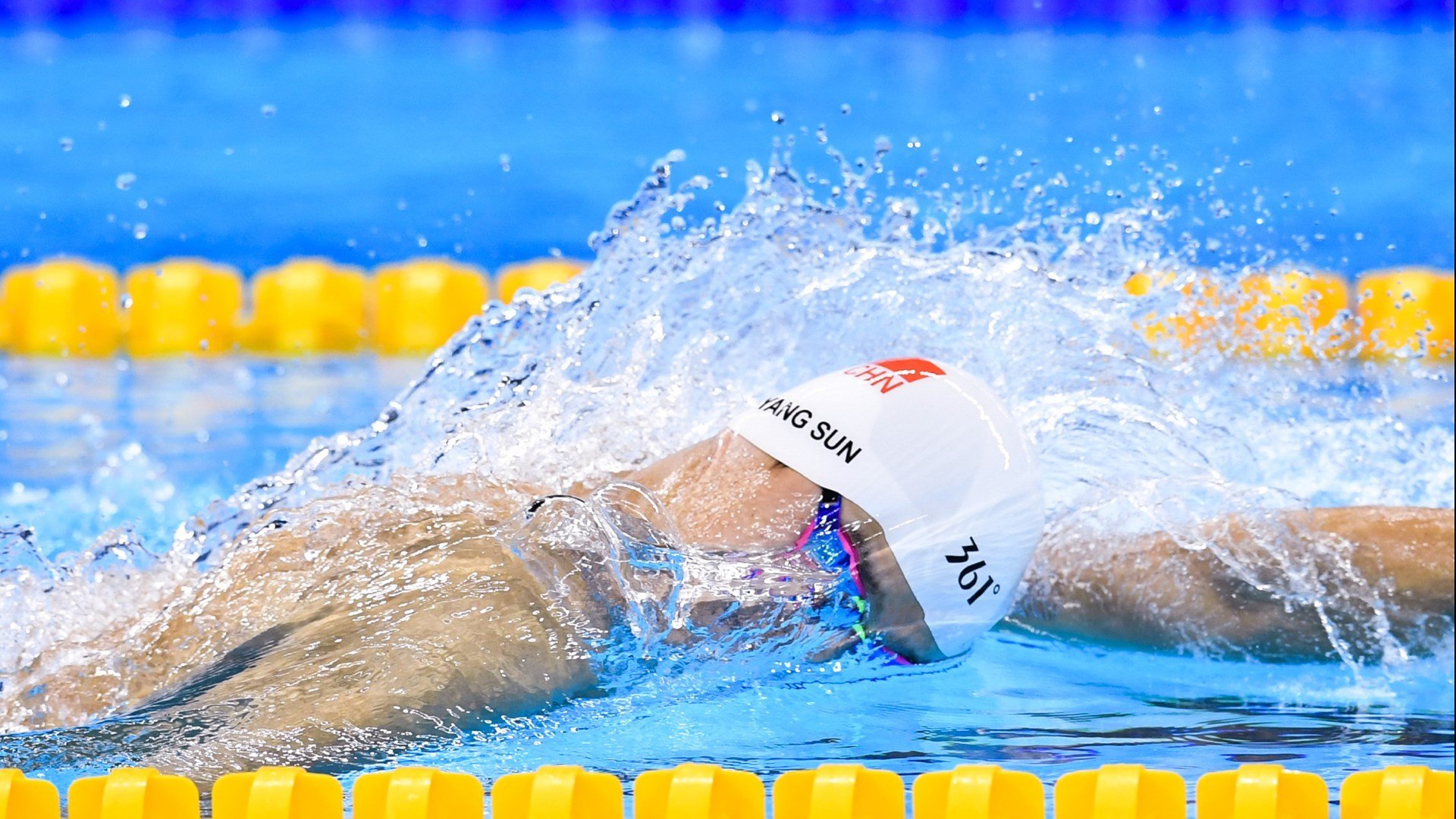 朱婷面对镜头谈及梦想与坚持，朱婷说的话